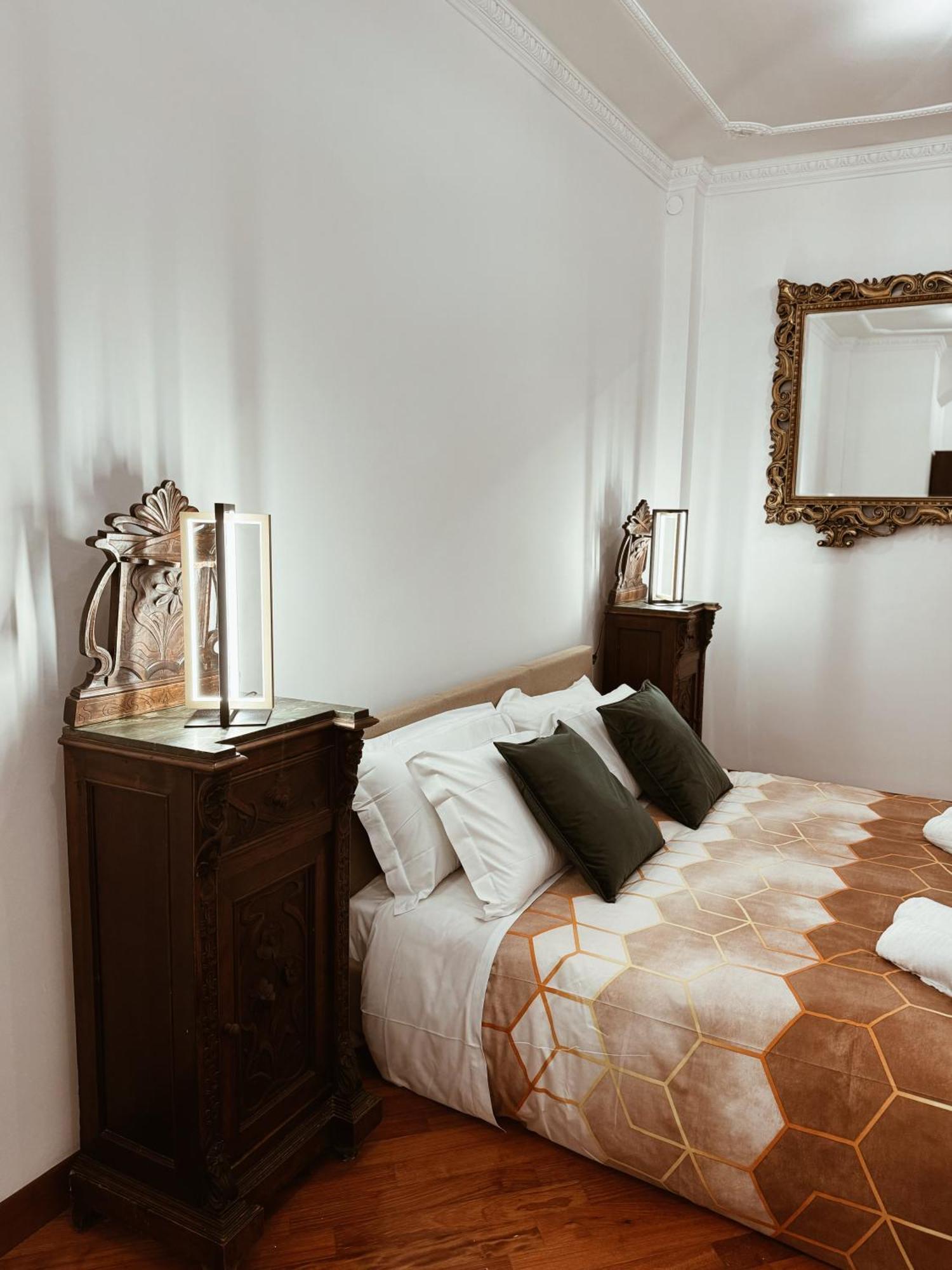 Residenza Tritone Luxury Guest House Trevi Fountain 罗马 外观 照片